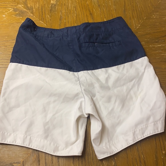 Men’s Netted Hollister Swim Trunks Size M - Picture 3 of 3